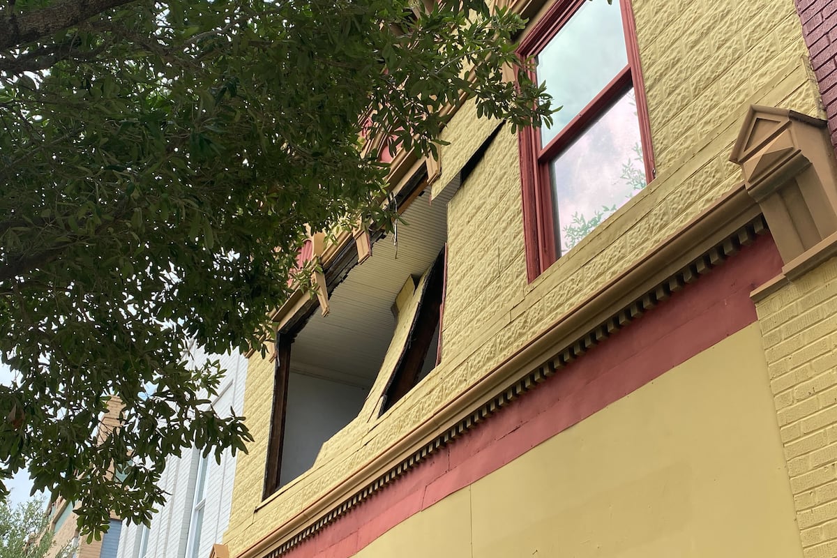 preloaded gallery image